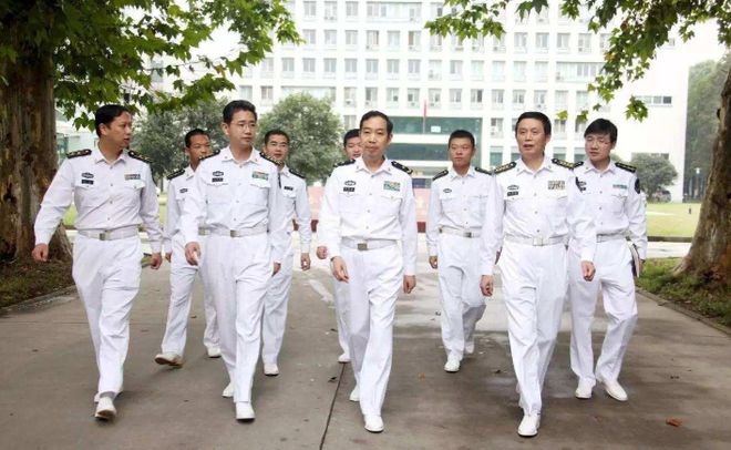 中国电磁弹射之父马伟明：不拼命国家要我们这些院士做什么(图2)