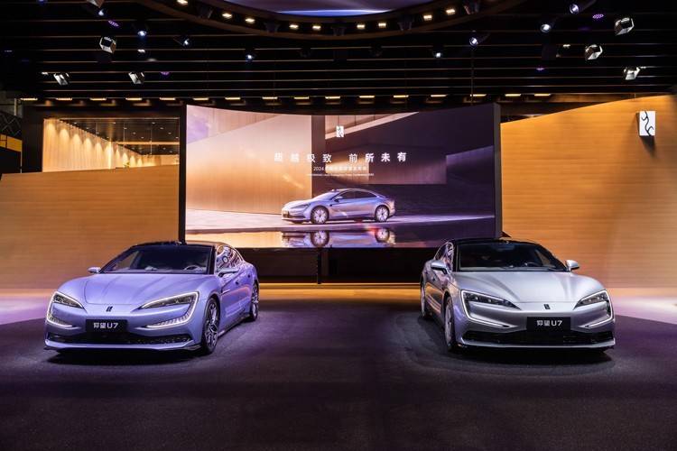 最顶级的比亚迪仰望U7藏了多少黑科技？(图1)