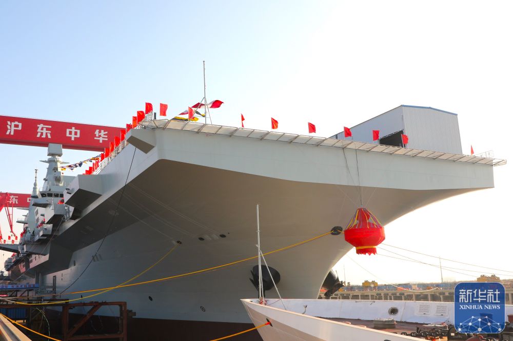 中国海军076两栖攻击舰首舰下水命名(图2)