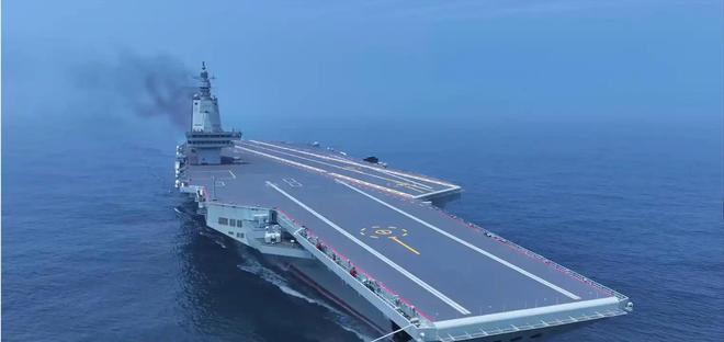 号称领先全球50年美国112000吨航母即将亮相！可搭载75架五代机(图21)