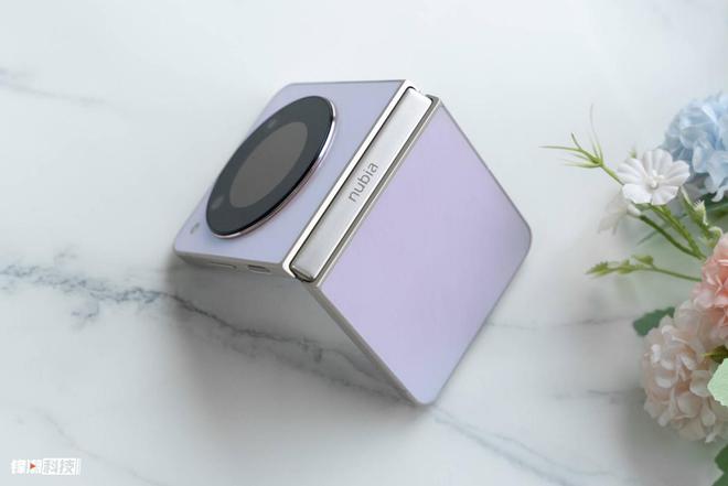 不到3K的国民小折叠！努比亚 Flip 2评测：实用性、趣味、AI它全都要(图2)
