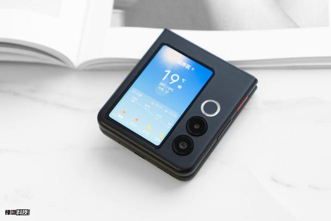 不到3K的国民小折叠！努比亚 Flip 2评测：实用性、趣味、AI它全都要(图16)