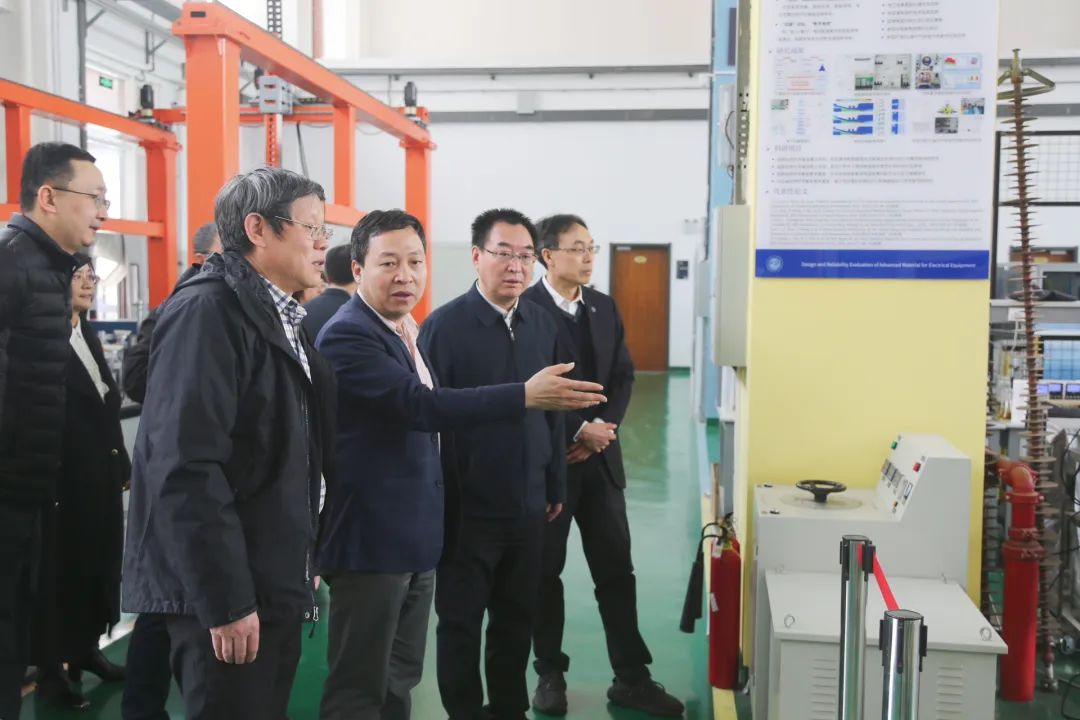 天津市总工会领导一行到河北工业大学调研(图3)