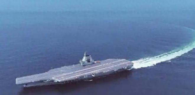 我国首艘弹射型航母即将出鞘电磁弹射技术比肩超级航母(图1)