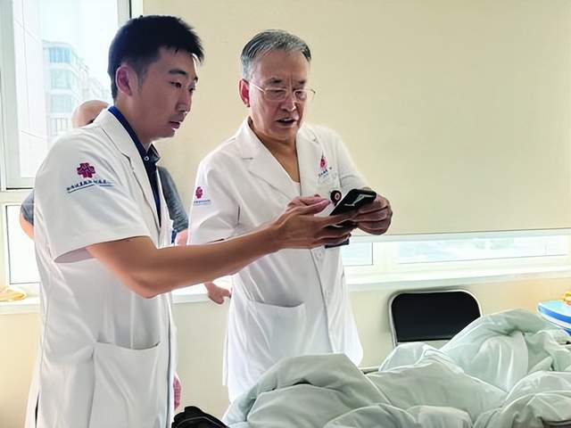 中医骨伤精准术像一体化电磁导航机器人实现重大技术突破 丛海波团队获省技术发明一等奖(图3)
