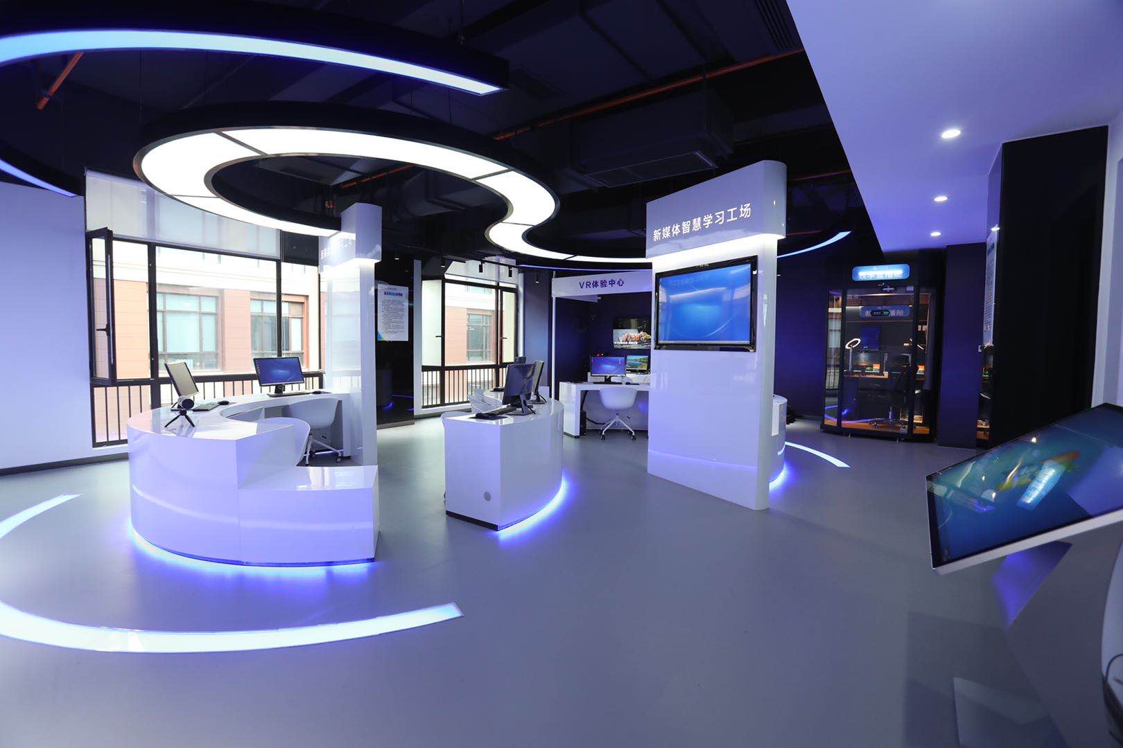 坤恒顺维亮相2025年中国电磁兼容及电磁环境效应技术产业创新大会(图1)