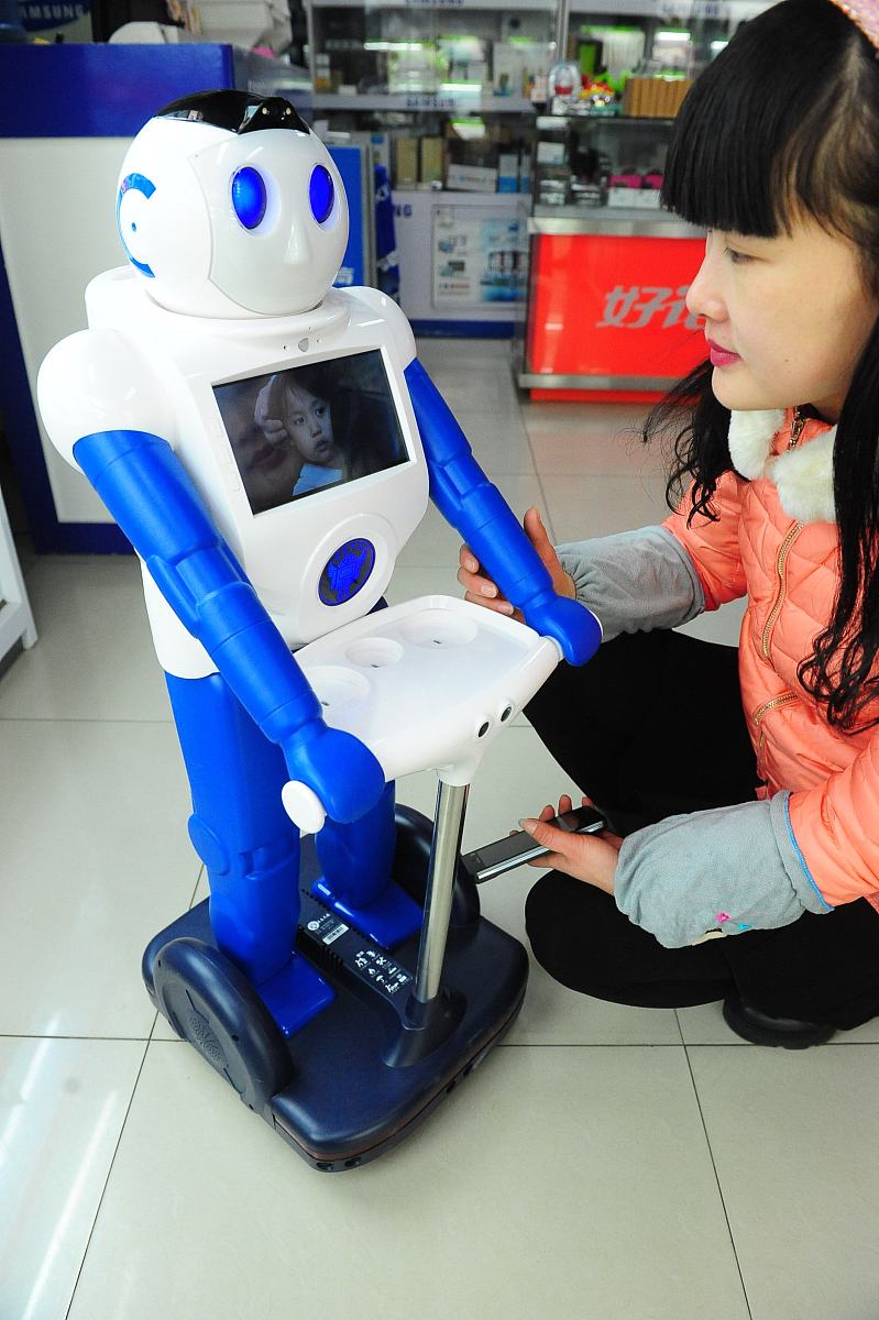 炸翻春晚！银河通用机器人丝滑盘核桃封神30个电机藏玄机骂声掌声吵翻全网(图1)